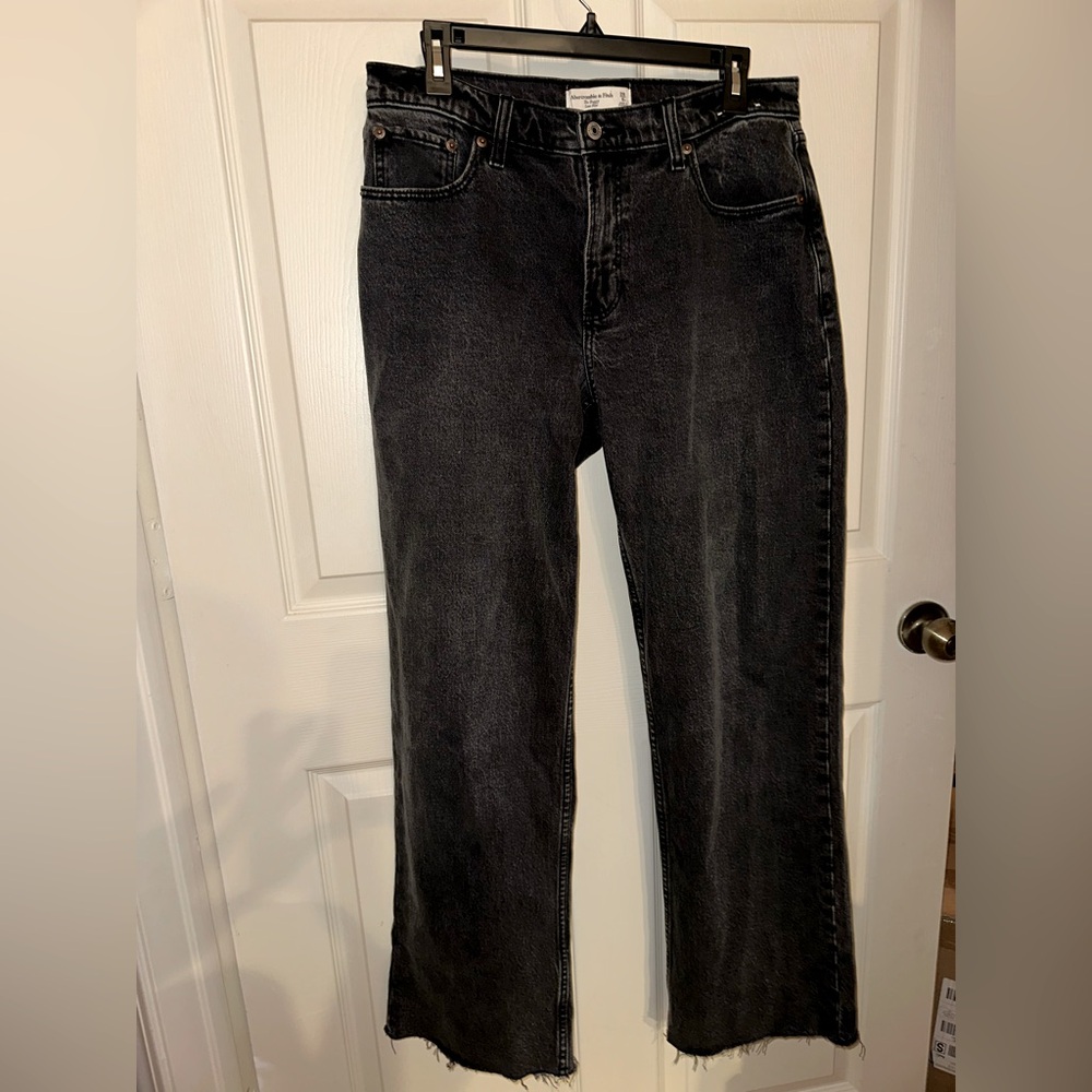 Abercrombie & Fitch Black Baggy Low Rise Jean Size 28/6